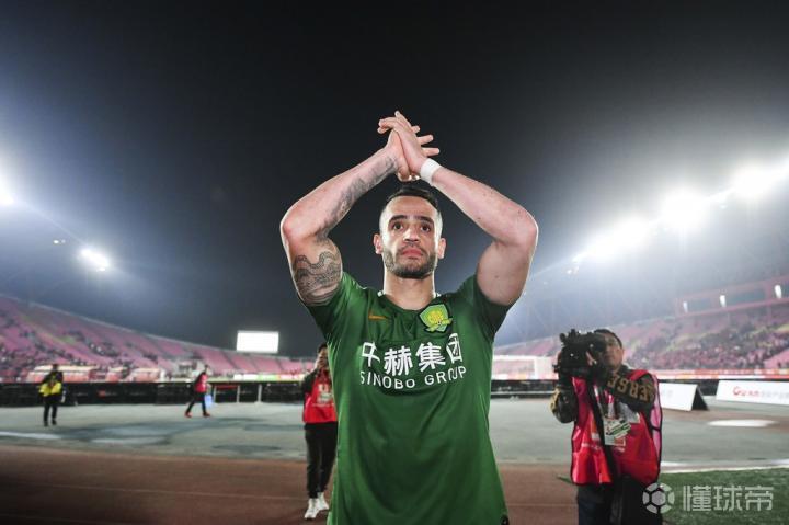 九游电脑版-波尔图今晚迎来里程碑，志在亚冠名次提升，气氛紧张，更衣室氛围转暖(波尔图足球俱乐部主力阵容最新排行)